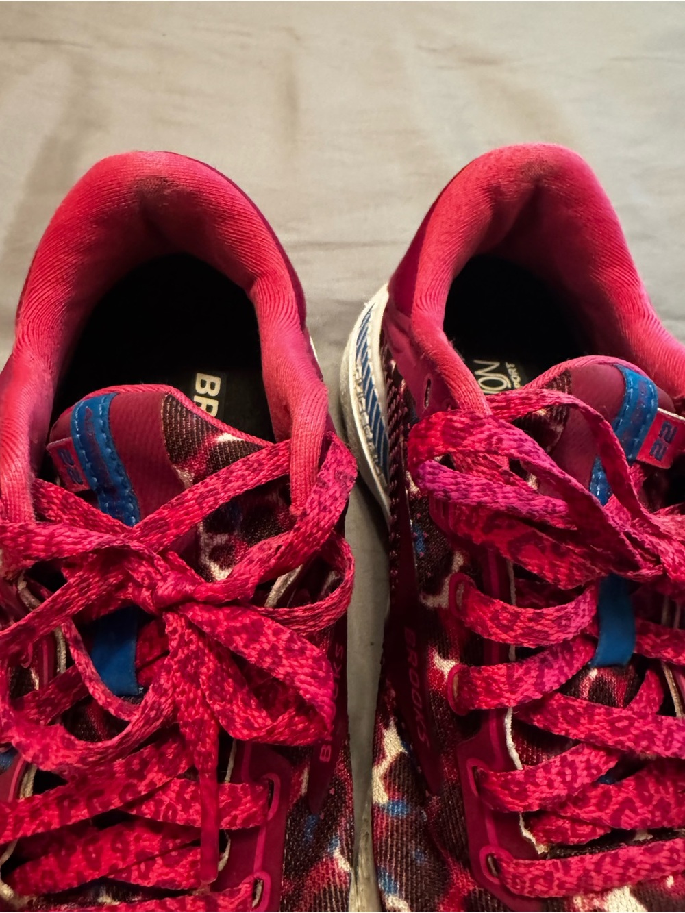 Brooks Women's Pink Leopard Print Athletic Shoes *loved* Adrenaline GTS - Picture 7 of 7
